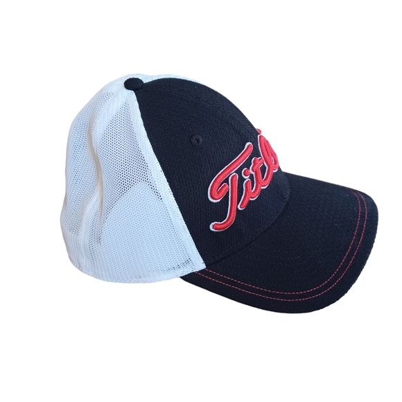 Titleist baseball style golf hat. Black/white red embroidered lettering … - Picture 2 of 8